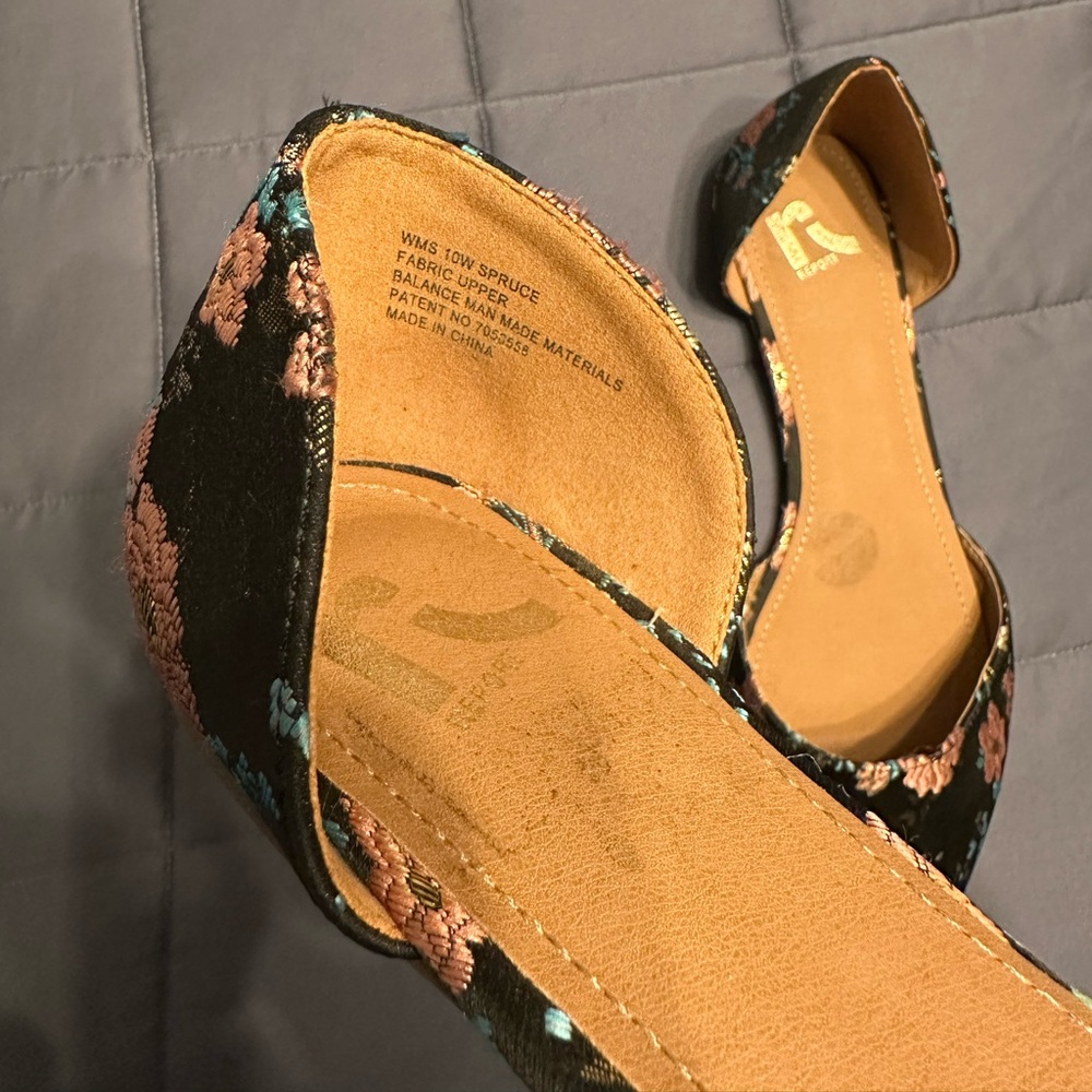 Report black/floral D’orsay flats, size 10 - Picture 3 of 3